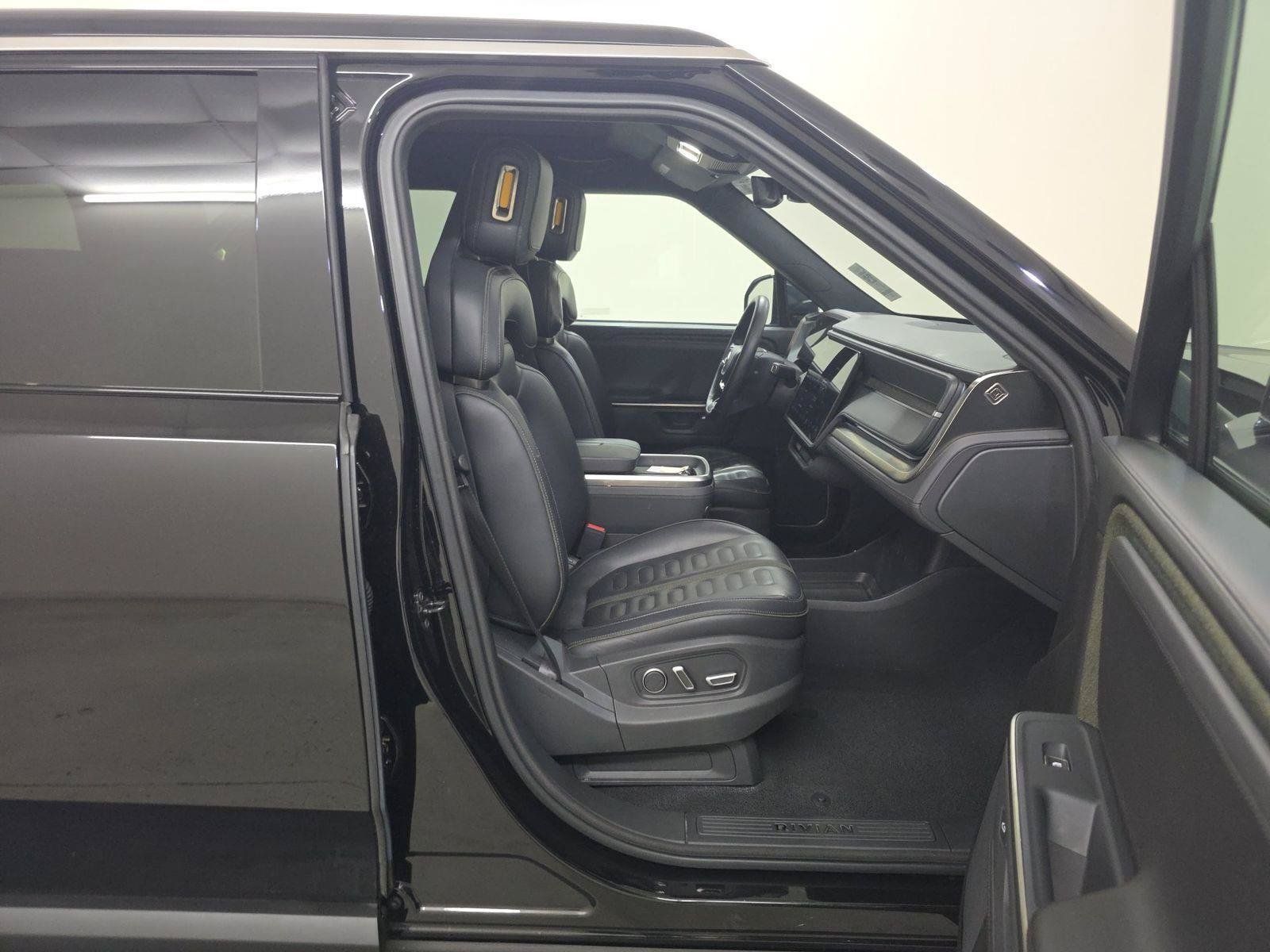 Used 2025 Rivian R1S Adventure Dual AWD/4WD image 10