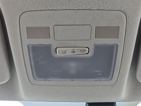 Used 2023 Hyundai Venue SE image 36