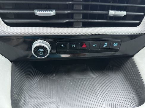 New 2025 Ford Explorer Active w/ Active Comfort Package image 17