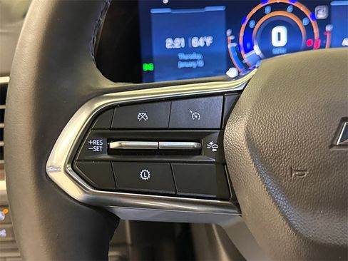 Used 2025 Chevrolet Suburban Z71 w/ Comfort Package image 32