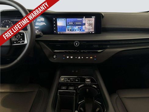 Certified 2025 Nissan Murano SV AWD/4WD image 22