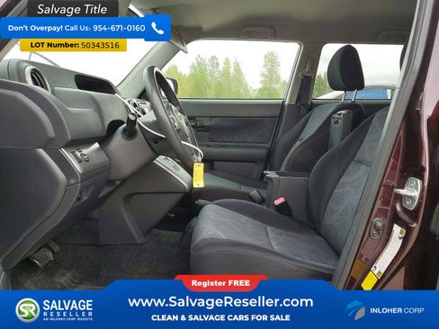 Used 2012 Scion xB FWD image 9