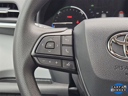 Used 2026 Toyota Sienna LE image 26