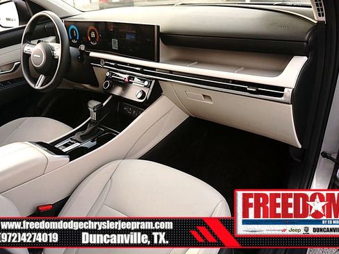 Used 2025 Hyundai Tucson SEL image 12