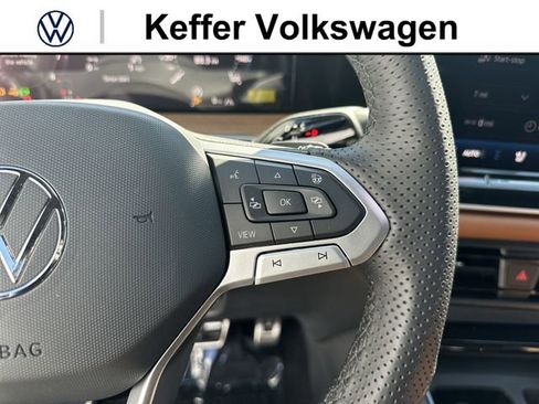 New 2026 Volkswagen Tiguan SEL R-Line AWD/4WD image 18