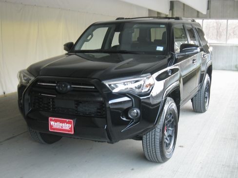 Used 2024 Toyota 4Runner SR5 Premium image 28