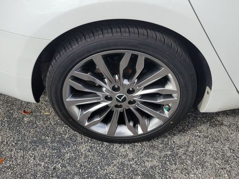 Certified 2020 Kia Cadenza Limited image 41