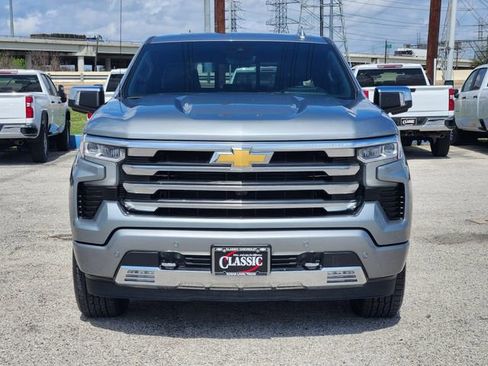 Used 2024 Chevrolet Silverado 1500 High Country w/ Technology Package image 2