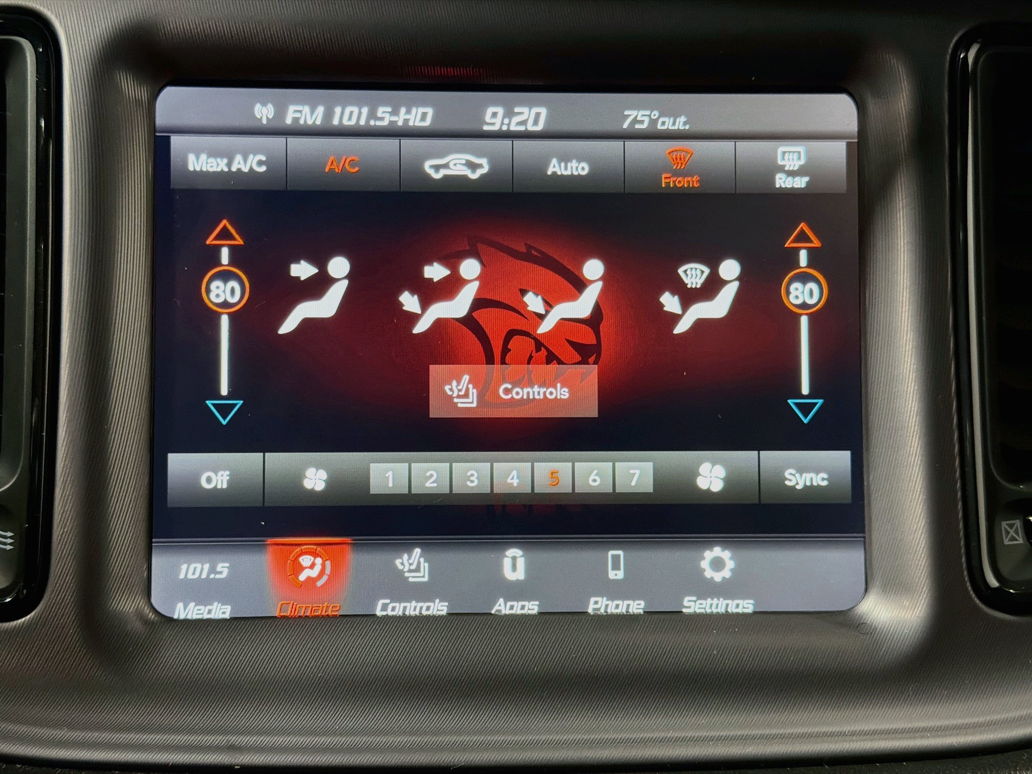 Used 2023 Dodge Challenger SXT w/ Plus Package RWD image 31