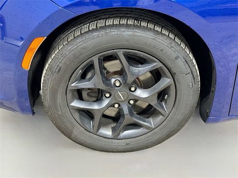 Used 2019 Chrysler Pacifica Touring-L Plus w/ S Appearance Package image 33