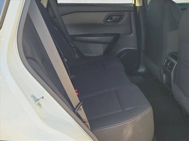Used 2024 Nissan Rogue S FWD image 19