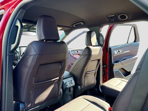 New 2026 Ford Explorer Platinum AWD/4WD image 6