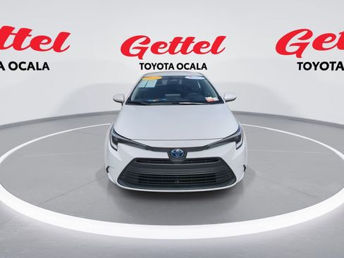 Used 2023 Toyota Corolla LE image 3