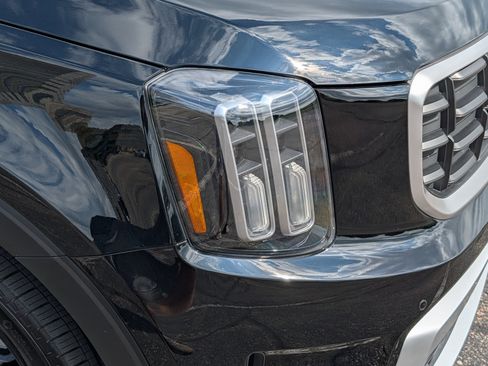Certified 2025 Kia Telluride SX w/ SX Captain's Chair Package AWD/4WD image 16