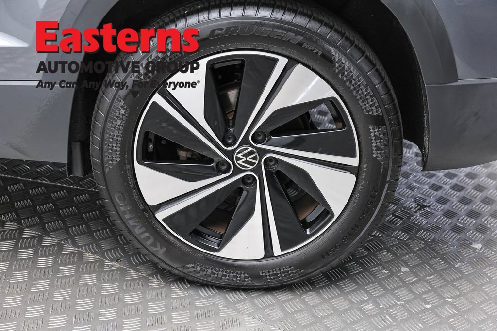 Used 2025 Volkswagen Taos SE AWD/4WD image 10