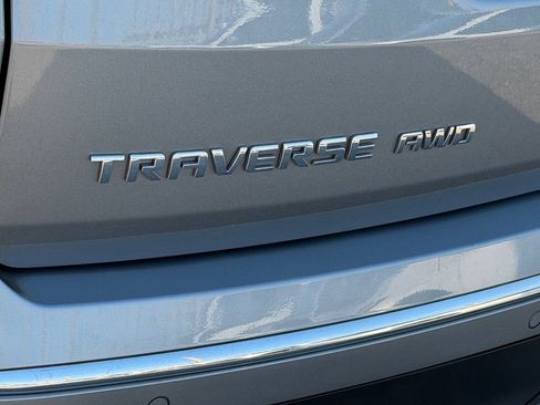 Used 2023 Chevrolet Traverse Premier AWD/4WD image 10