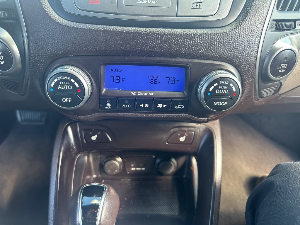 Used 2015 Hyundai Tucson Limited w/ Option Group 03 AWD/4WD image 17