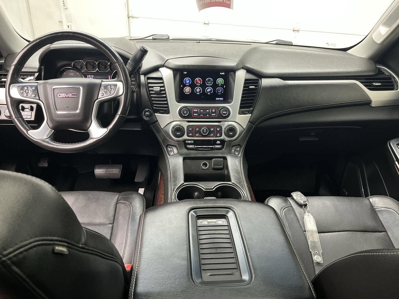 Used 2016 GMC Yukon XL SLT w/ Open Road Package AWD/4WD image 4