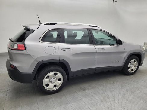 Used 2019 Jeep Cherokee Latitude w/ Cold Weather Group FWD image 10