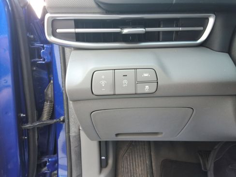 Used 2021 Hyundai Elantra SE FWD image 20