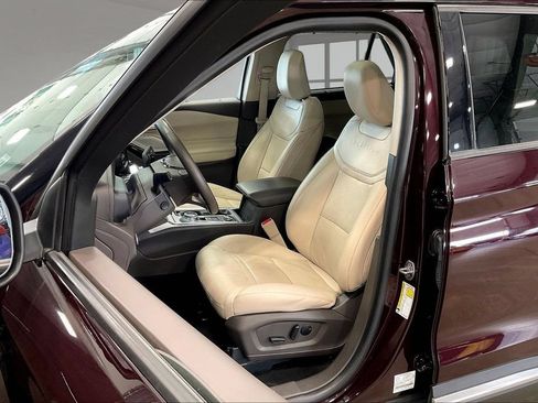 Used 2023 Ford Explorer Platinum w/ Technology Package AWD/4WD image 22