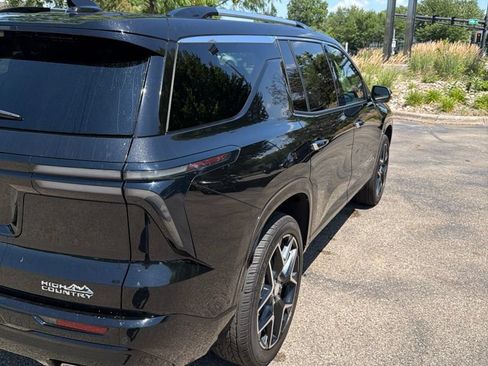 Used 2026 Chevrolet Traverse High Country w/ LPO, Floor Liner Package AWD/4WD image 8