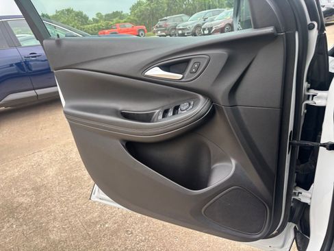 Used 2025 Buick Encore GX Preferred FWD image 18