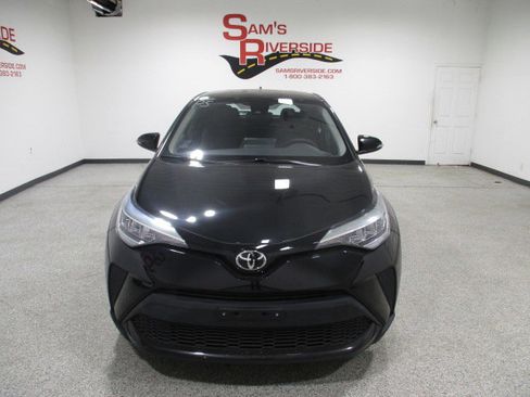 Used 2020 Toyota C-HR image 7