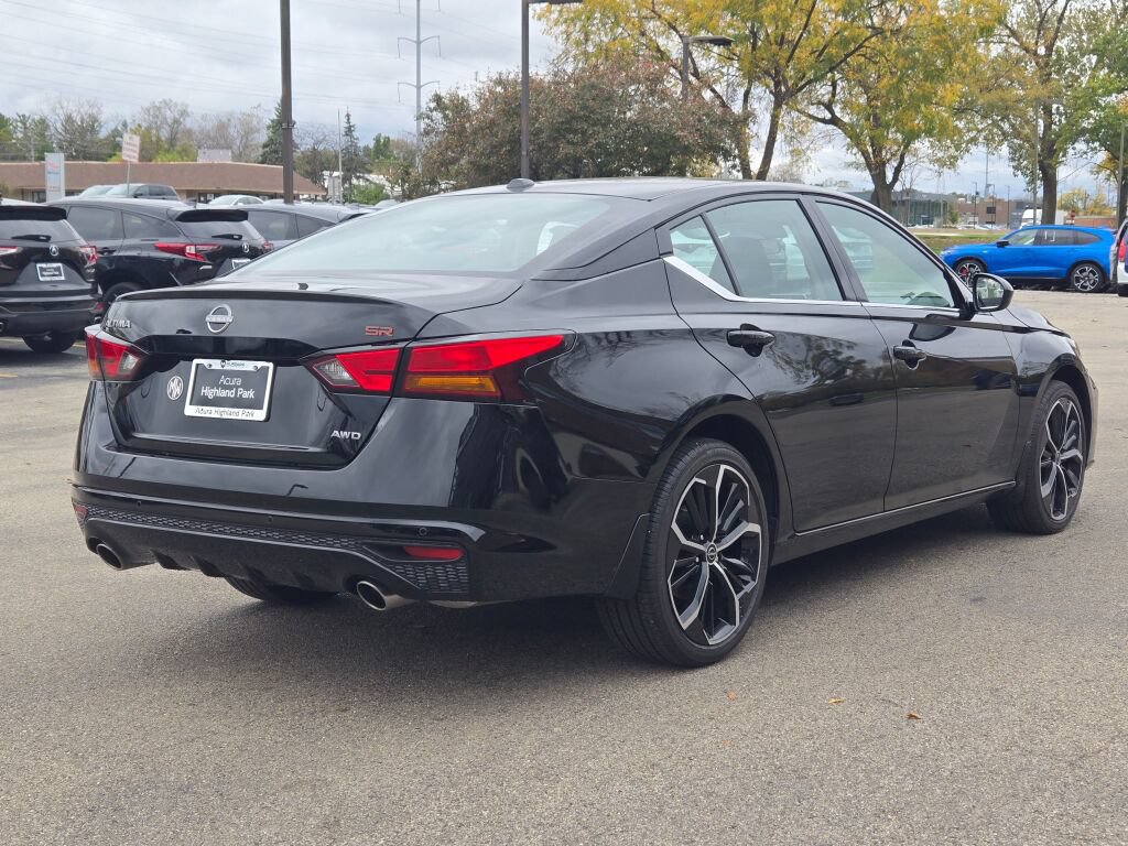 Used 2025 Nissan Altima 2.5 SR AWD/4WD image 14