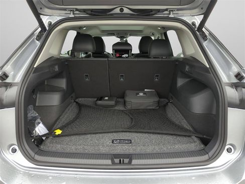 New 2026 Volkswagen Tiguan SE image 42