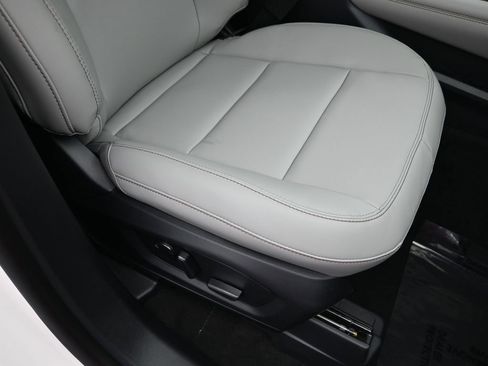 New 2026 Ford Explorer Active w/ Active Comfort Package RWD image 37