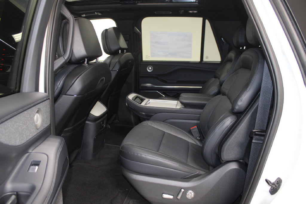 New 2025 Lincoln Navigator L Reserve w/ Jet Appearance Package AWD/4WD image 27