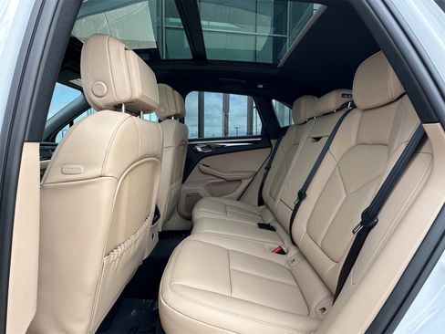 New 2026 Porsche Macan image 16