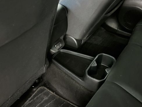 Used 2025 Nissan Leaf S image 27