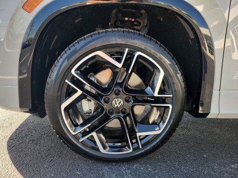 New 2026 Volkswagen Tiguan SEL R-Line AWD/4WD image 7