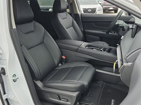 New 2026 Nissan Murano SV image 17