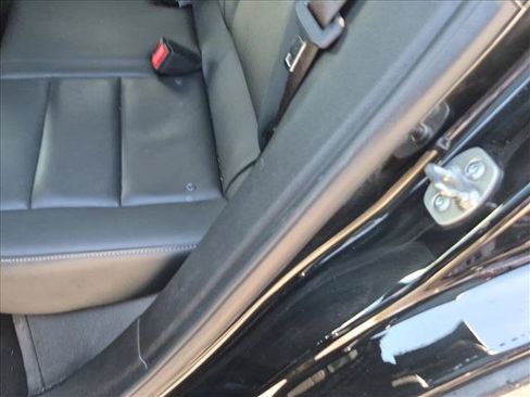 Used 2025 Cadillac XT4 Premium Luxury FWD image 5