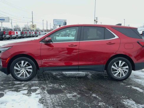 Used 2024 Chevrolet Equinox LT w/ LPO, Floor Liner Package image 5