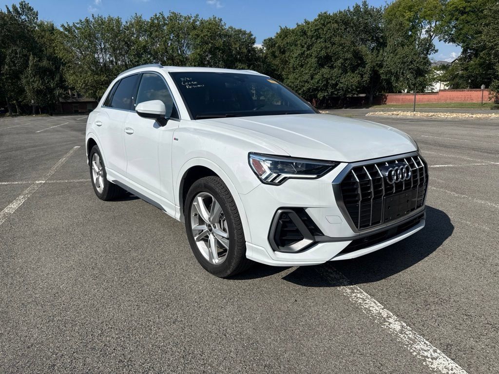 Used 2023 Audi Q3 2.0T Premium Plus w/ Premium Plus Package AWD/4WD image 4