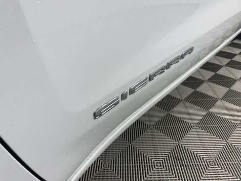 Used 2022 GMC Sierra 1500 SLE image 31