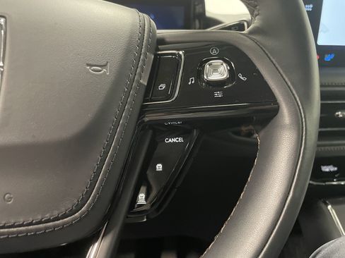 Used 2025 Lincoln Aviator AWD w/ Jet Appearance Package image 15