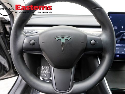 Used 2018 Tesla Model 3 Long Range image 10