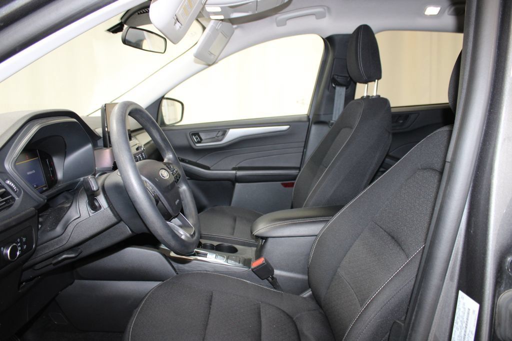 Used 2025 Ford Escape Active FWD image 16