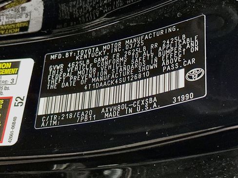 Used 2025 Toyota Camry SE FWD image 12