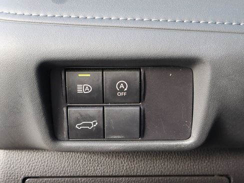 Used 2023 Toyota Highlander XSE image 17