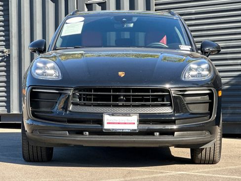 Used 2022 Porsche Macan image 11