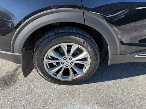 Used 2022 Ford Explorer XLT w/ Equipment Group 202A image 27