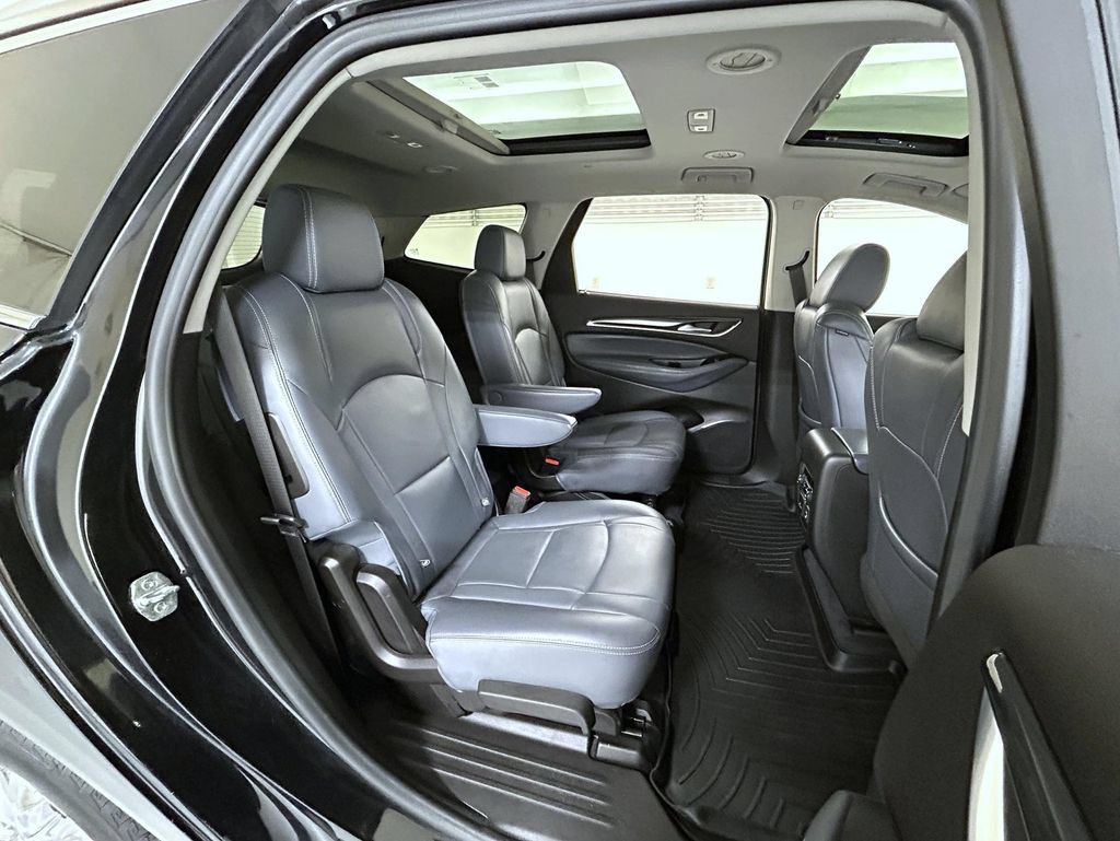 Used 2021 Buick Enclave Premium w/ Sun and Sites Package AWD/4WD image 18