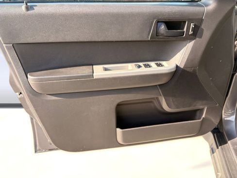 Used 2012 Ford Escape XLT image 21