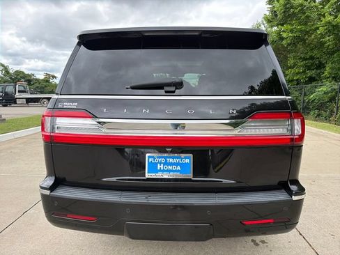 Used 2021 Lincoln Navigator Reserve RWD image 4